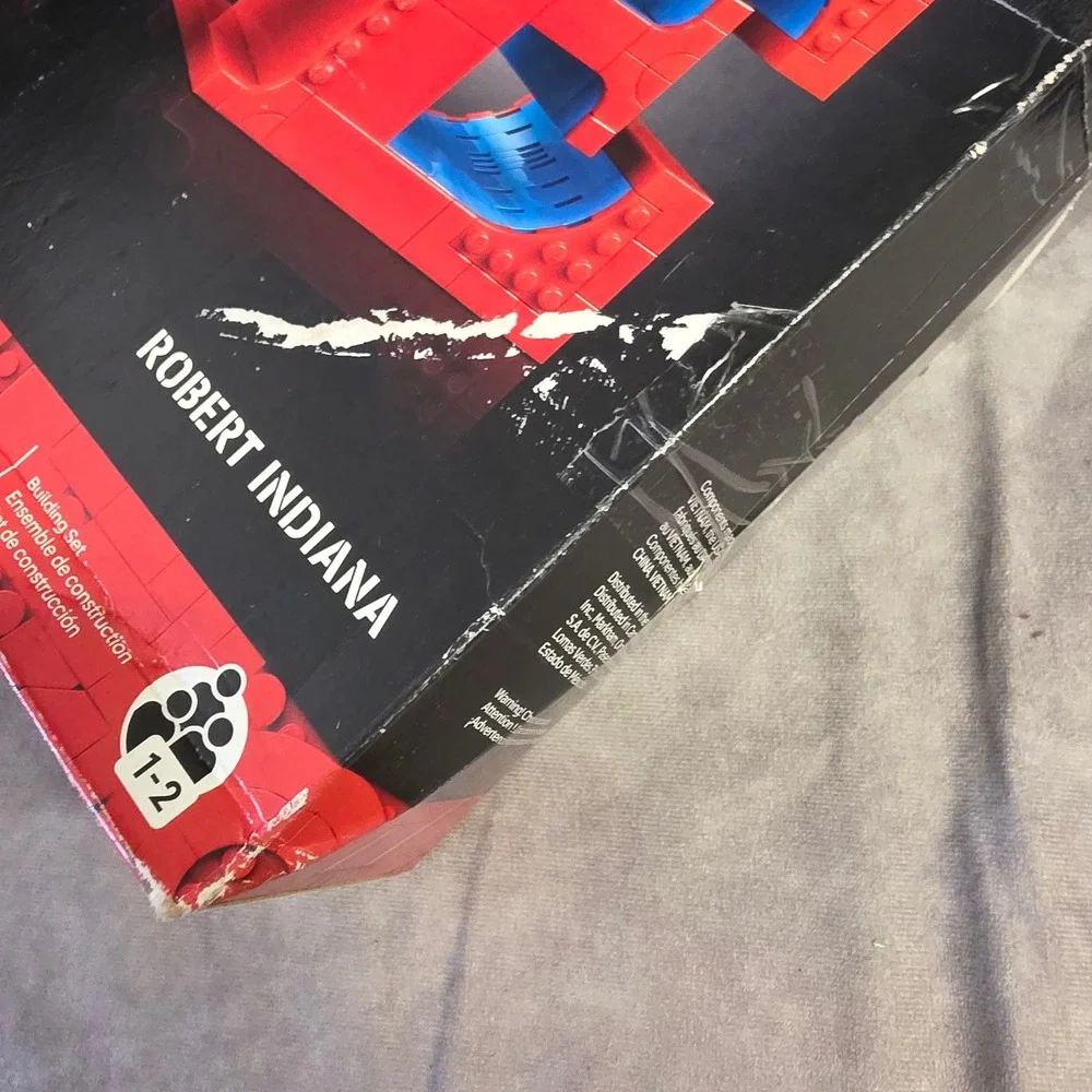 Genuine LEGO ART LOVE Building Set (31214) 791 Pieces - Damaged Box (see photos)
